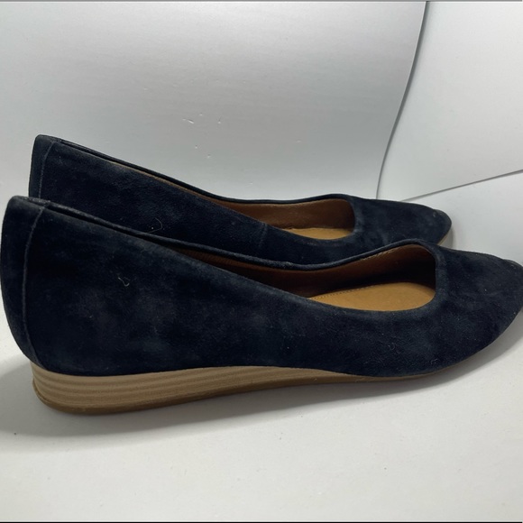 Size 9 Vintage flats with small heel. - Picture 3 of 3
